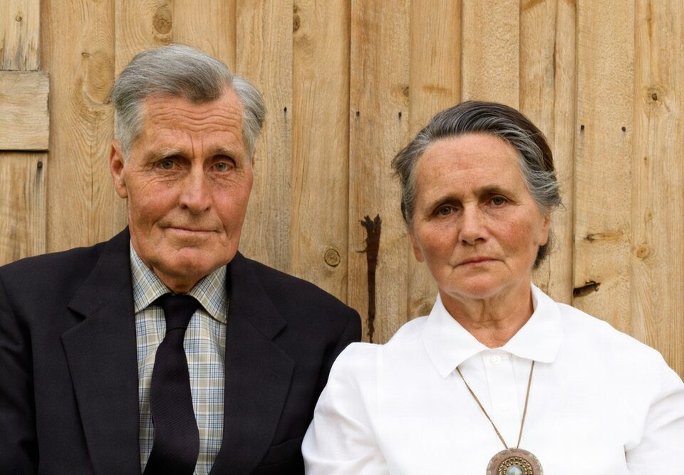 Etter: det samme bildet restaurert og i farger.